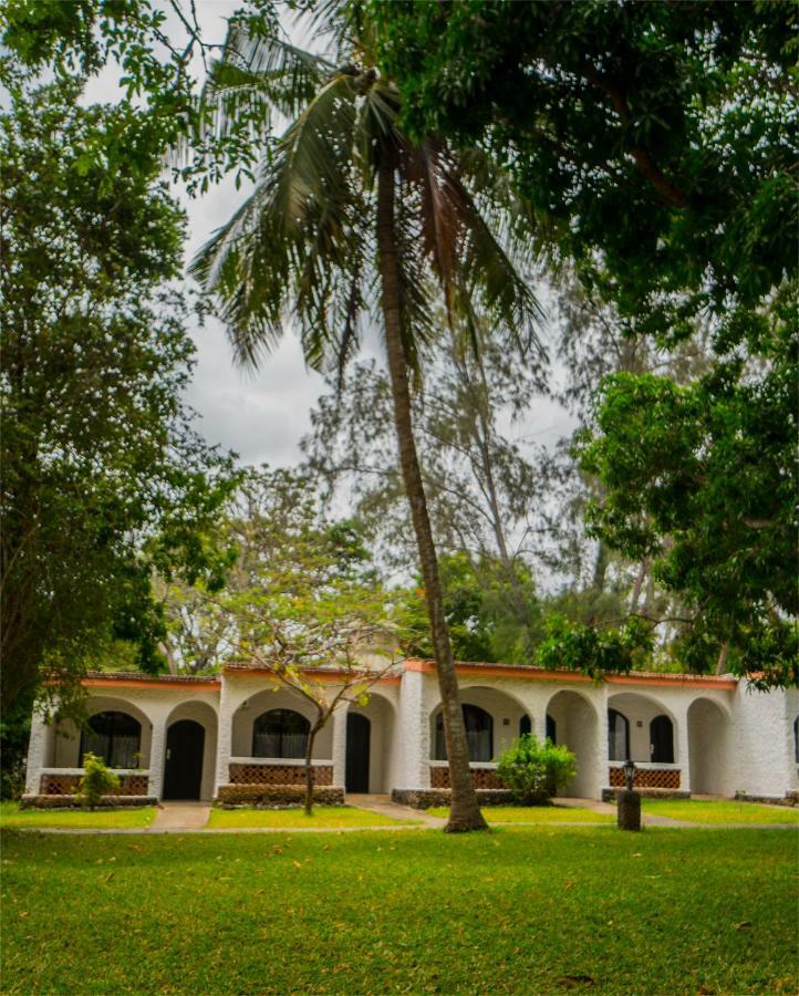 Diani Sea Lodge Praia de Diani Exterior foto