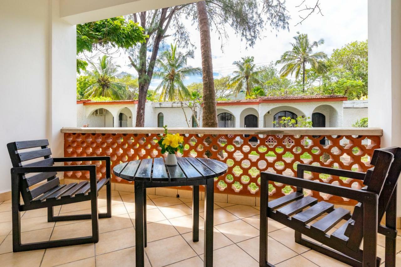 Diani Sea Lodge Praia de Diani Exterior foto